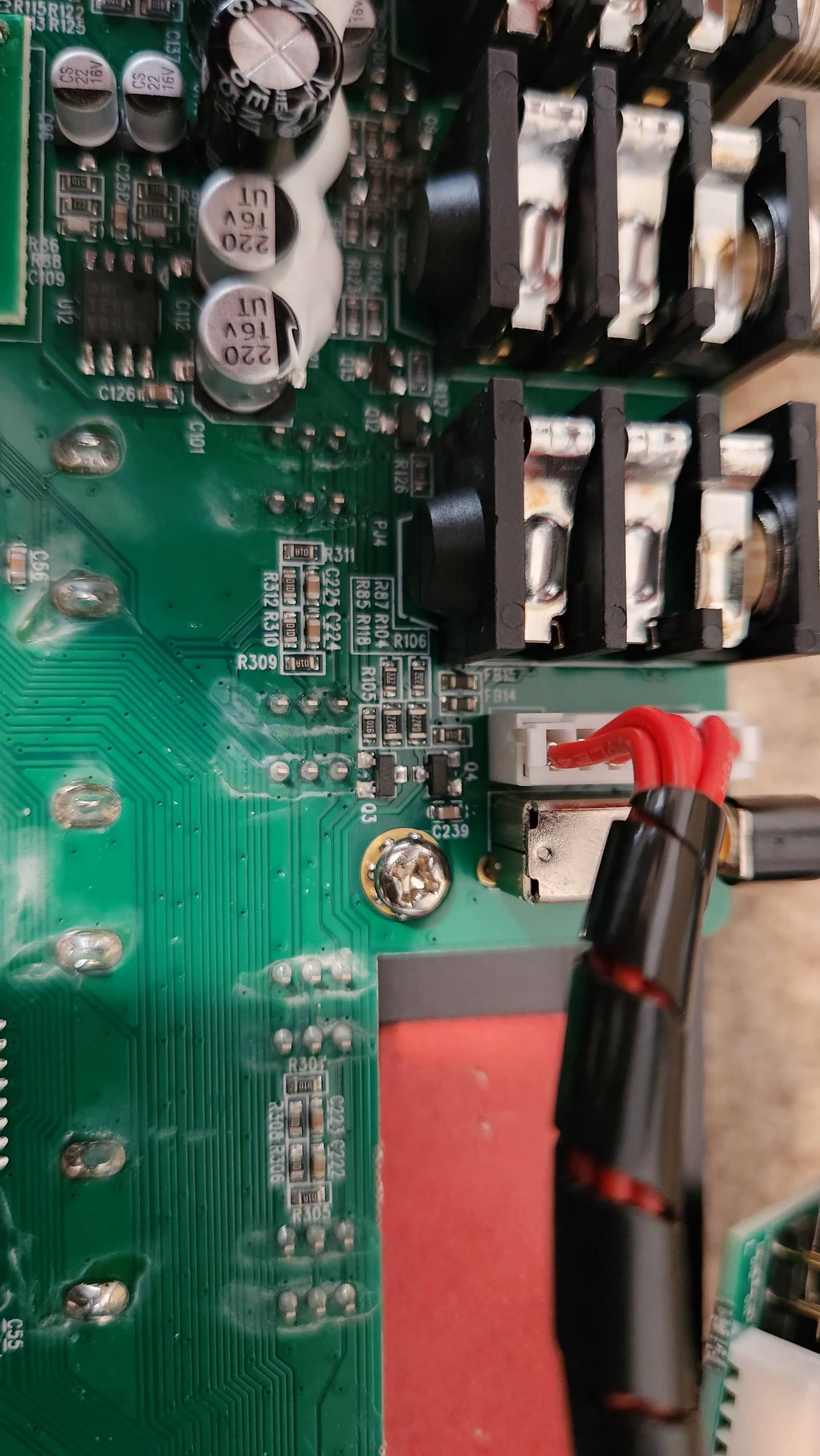Analog audio signal path with SGM8270 dual operational amplifiers and passive components